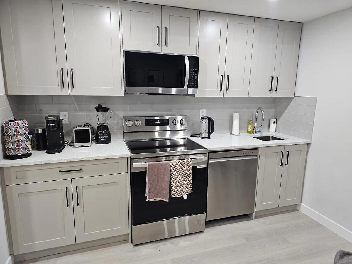Apartment Brand-New Guesthouse-2Bedrooms Calgary