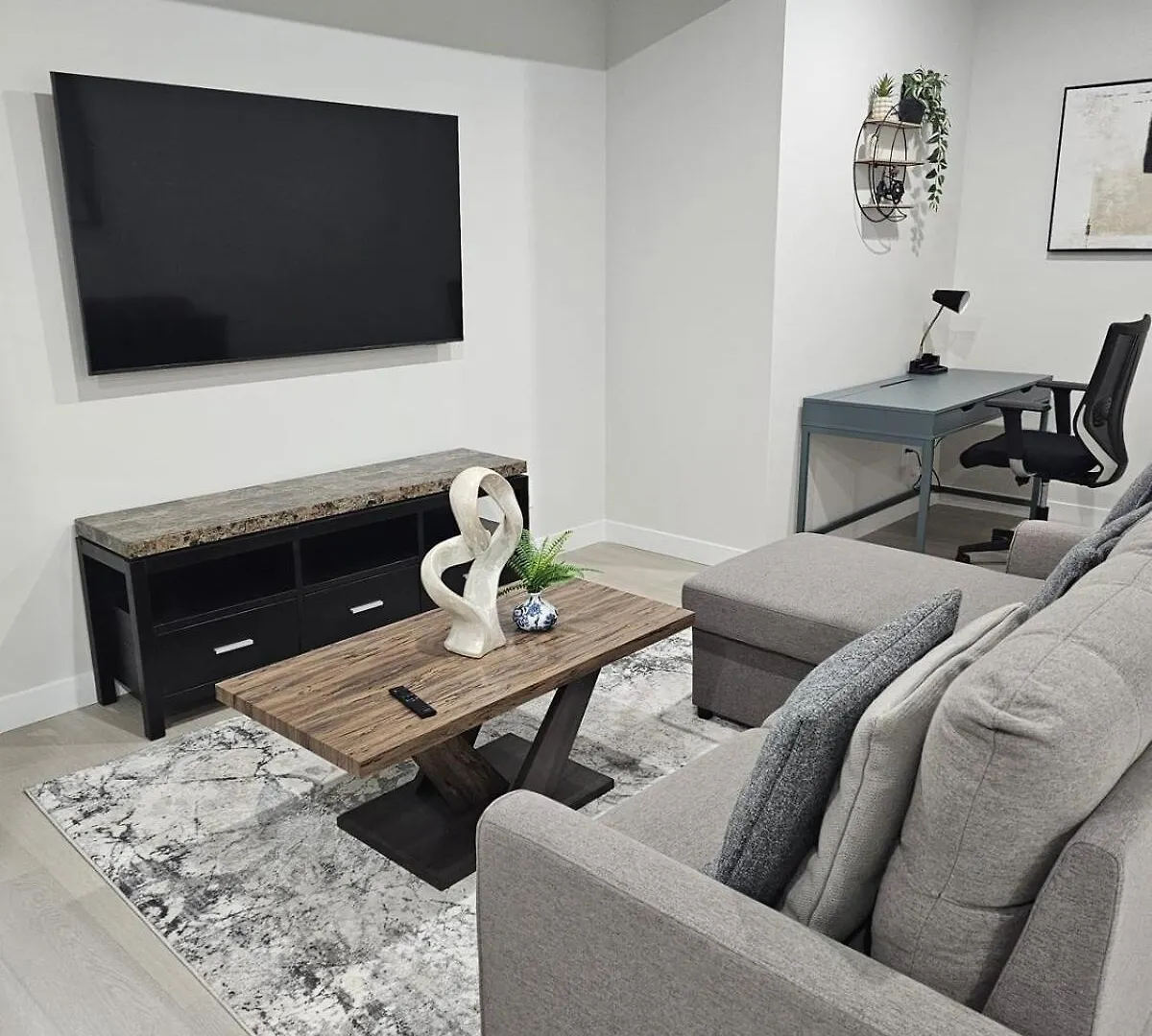 Brand-New Guesthouse-2Bedrooms Calgary