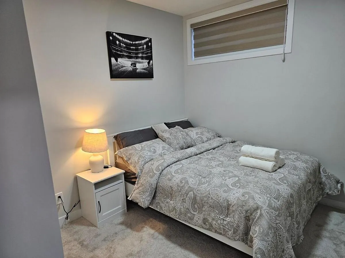 Апартаменты Brand-New Guesthouse-2Bedrooms Калгари